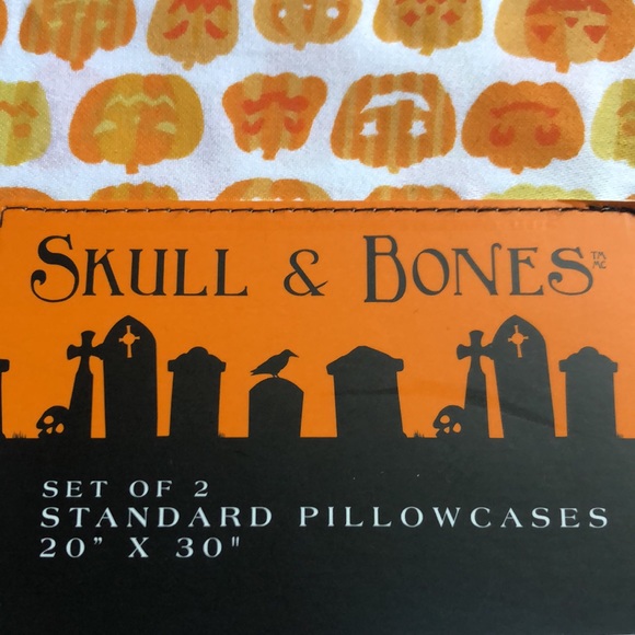 Skull & Bones Halloween Jack o Lantern Pumpkins Pillowcases - Picture 7 of 7